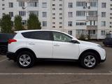Toyota RAV4 2013 года за 9 000 000 тг. в Уральск – фото 2
