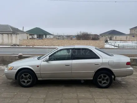 Toyota Camry 2000 года за 3 650 000 тг. в Жанаозен – фото 4