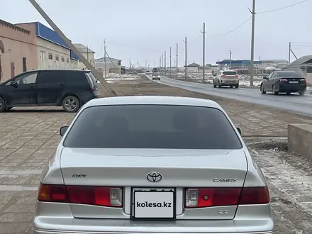 Toyota Camry 2000 года за 3 650 000 тг. в Жанаозен – фото 5