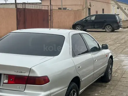 Toyota Camry 2000 года за 3 650 000 тг. в Жанаозен – фото 6