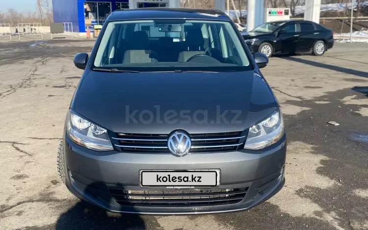 Volkswagen Sharan 2016 годаfor7 500 000 тг. в Алматы