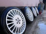 Комплект литых дисков Mercedes 19 с покрышками за 400 000 тг. в Туркестан – фото 2