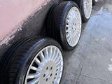 Комплект литых дисков Mercedes 19 с покрышками за 400 000 тг. в Туркестан – фото 3