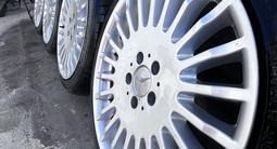 Комплект литых дисков Mercedes 19 с покрышками за 400 000 тг. в Туркестан – фото 5
