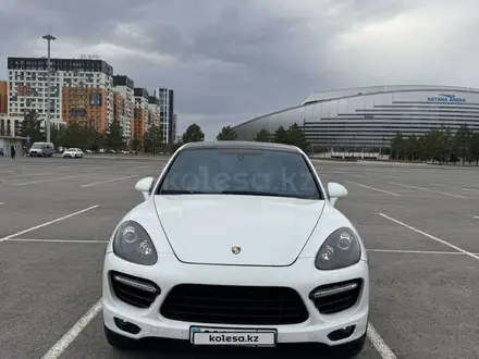 Porsche Cayenne 2012 года за 14 000 000 тг. в Астана