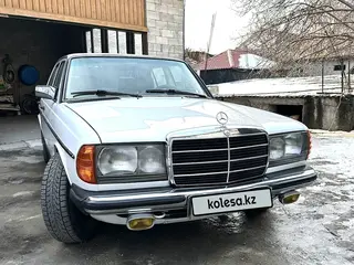 Mercedes-Benz E 230