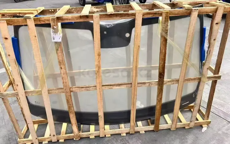 Лобовое стекло RAM TRX за 500 000 тг. в Алматы