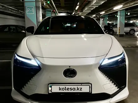 Lexus RZ 2023 года за 29 500 000 тг. в Алматы – фото 2