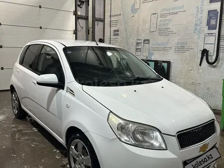 Chevrolet Aveo 2013 года за 2 700 000 тг. в Астана – фото 2