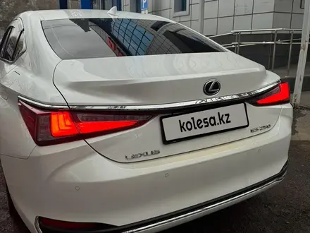 Lexus ES 250 2020 года за 21 900 000 тг. в Астана – фото 5