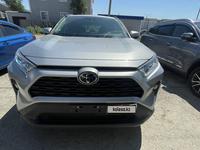 Toyota RAV4 2020 года за 13 000 000 тг. в Атырау