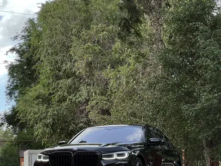 BMW 740 2019 года за 58 000 000 тг. в Уральск – фото 3