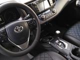 Toyota RAV4 2018 годаfor14 500 000 тг. в Актобе – фото 5