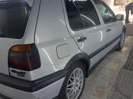 Volkswagen Golf 1994 года за 1 850 000 тг. в Алматы – фото 2