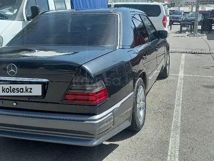 Mercedes-Benz E 200 1995 года за 2 300 000 тг. в Алматы – фото 3
