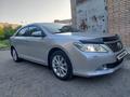 Toyota Camry 2014 года за 10 800 000 тг. в Усть-Каменогорск – фото 2