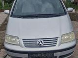 Volkswagen Sharan 2003 года за 3 000 000 тг. в Алматы – фото 2