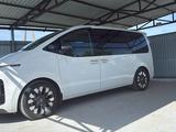 Hyundai Staria 2022 года за 22 400 000 тг. в Уральск