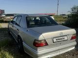 Mercedes-Benz E 320 1993 года за 2 200 000 тг. в Шымкент – фото 5
