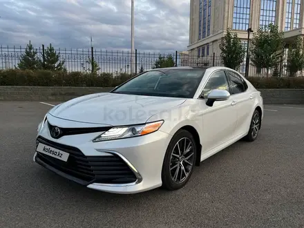 Toyota Camry 2021 года за 13 500 000 тг. в Алматы – фото 3