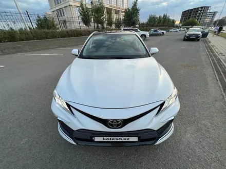 Toyota Camry 2021 года за 13 500 000 тг. в Алматы – фото 5