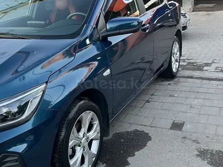 Chevrolet Onix 2023 года за 8 200 000 тг. в Алматы – фото 4