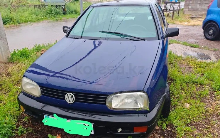 Volkswagen Golf 1994 года за 600 000 тг. в Алматы