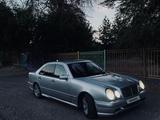 Mercedes-Benz E 230 1996 года за 1 950 000 тг. в Алматы