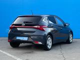 Hyundai i20 2023 года за 7 590 000 тг. в Алматы – фото 4