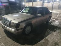 Mercedes-Benz E 260 1990 годаүшін1 700 000 тг. в Караганда