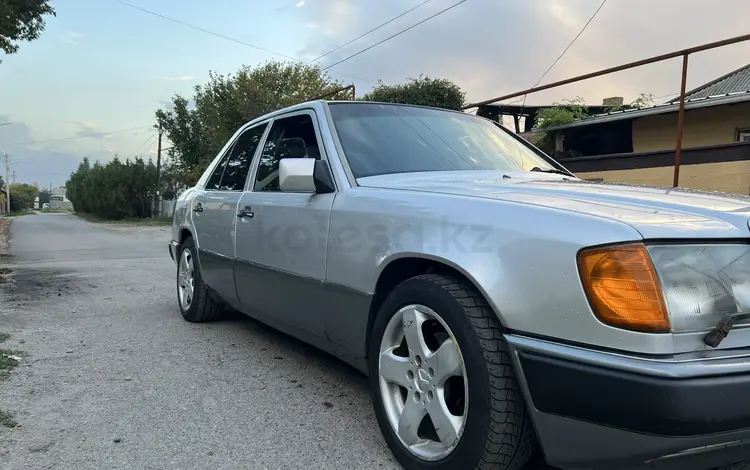 Mercedes-Benz E 220 1993 года за 2 700 000 тг. в Алматы