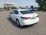 Toyota Camry 2023 года за 14 600 000 тг. в Костанай – фото 3