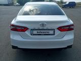 Toyota Camry 2023 года за 14 600 000 тг. в Костанай – фото 5