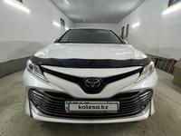 Toyota Camry 2019 года за 14 500 000 тг. в Атырау