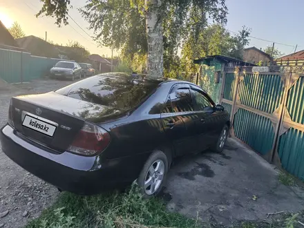 Toyota Camry 2004 года за 5 300 000 тг. в Усть-Каменогорск – фото 2