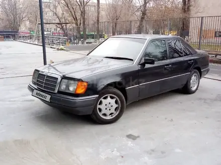 Mercedes-Benz E 230 1990 года за 1 200 000 тг. в Шымкент