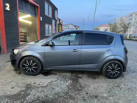 Chevrolet Aveo 2013 года за 3 500 000 тг. в Актобе – фото 2