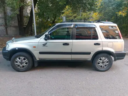 Honda CR-V 1997 года за 3 000 000 тг. в Алматы – фото 4