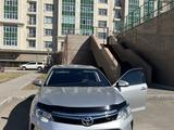 Toyota Camry 2017 года за 11 300 000 тг. в Астана – фото 2