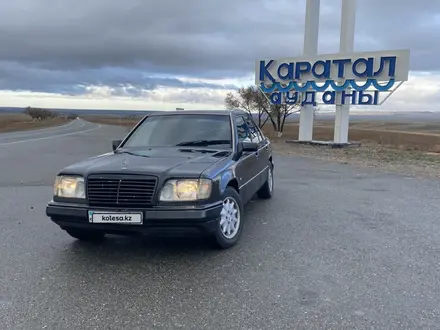 Mercedes-Benz E 220 1993 года за 1 250 000 тг. в Талдыкорган – фото 4