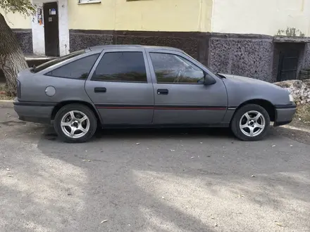 Opel Vectra 1991 года за 800 000 тг. в Караганда – фото 2