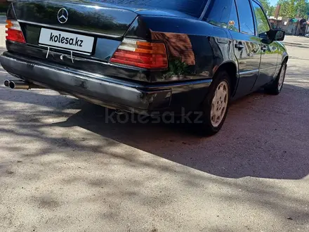 Mercedes-Benz E 200 1991 года за 1 800 000 тг. в Усть-Каменогорск – фото 5