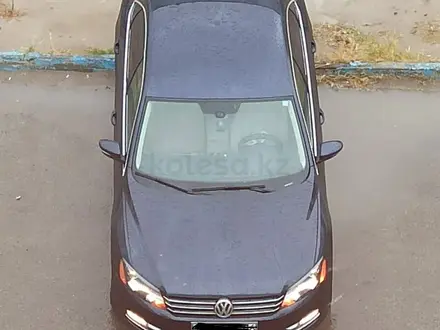 Volkswagen Passat 2013 года за 5 400 000 тг. в Атырау – фото 2