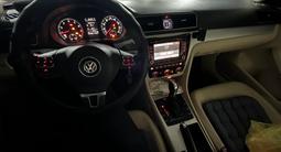 Volkswagen Passat 2013 годаүшін5 100 000 тг. в Атырау