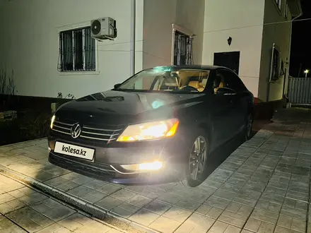 Volkswagen Passat 2013 года за 5 400 000 тг. в Атырау – фото 6