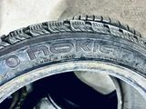 1 шипованная шина Nokian Hakkapeliitta 235/45/17 за 49 990 тг. в Астана – фото 3
