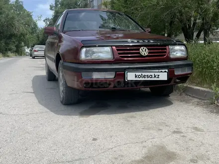 Volkswagen Vento 1993 года за 1 000 000 тг. в Караганда – фото 2