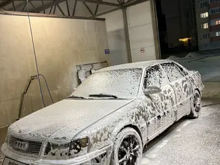 Audi 100