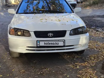 Toyota Camry 2000 года за 3 400 000 тг. в Караганда – фото 3