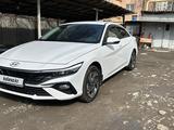 Hyundai Elantra 2024 годаfor11 490 000 тг. в Алматы